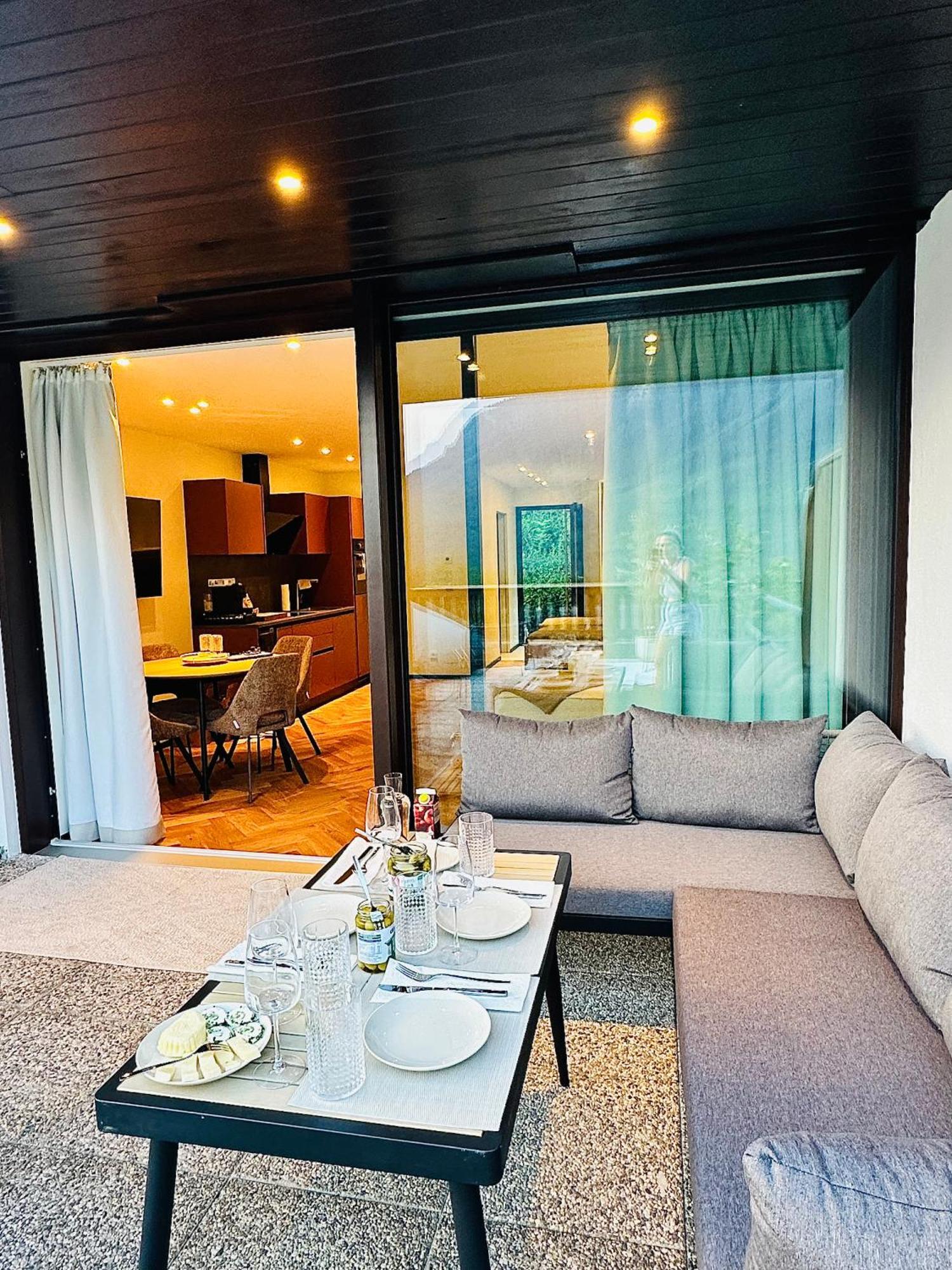Das Alpenzeit Appartement Mit Just Private Terrasse (Adults Only) バート・アウスゼー エクステリア 写真