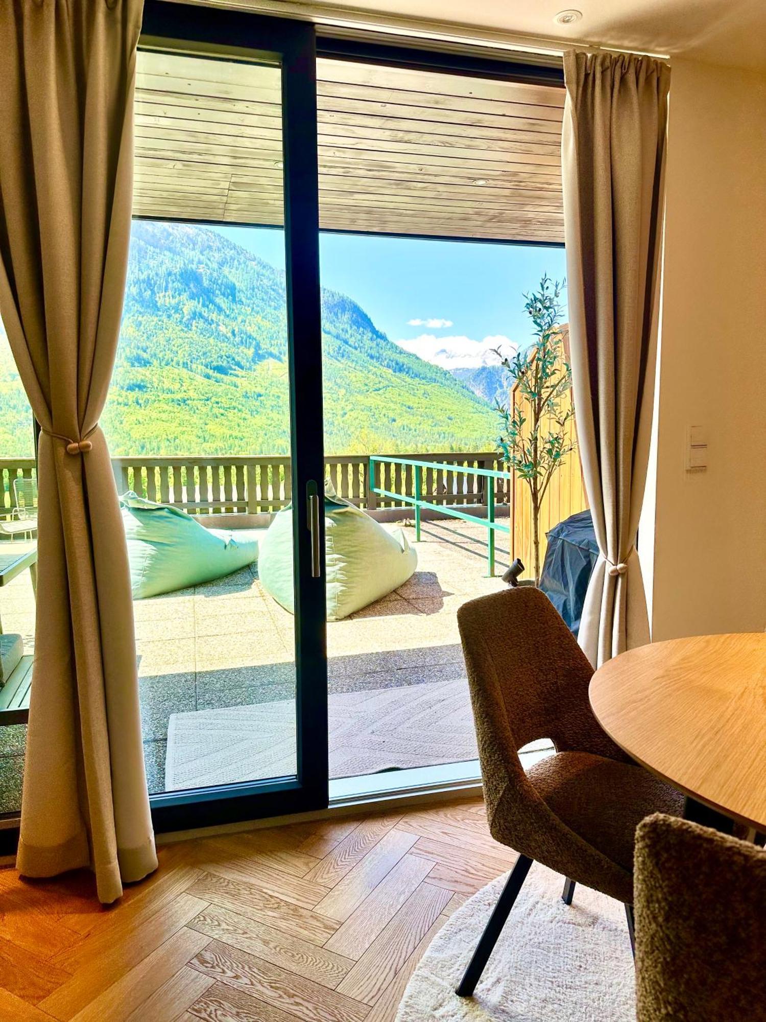 Das Alpenzeit Appartement Mit Just Private Terrasse (Adults Only) バート・アウスゼー エクステリア 写真